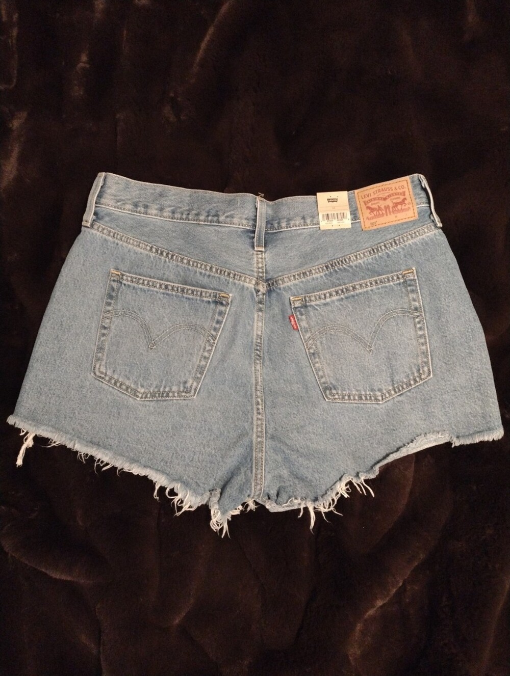 NWT Levi’s 501 Jean Shorts Women's 34 Button Fly Distressed Medium Wash Casual